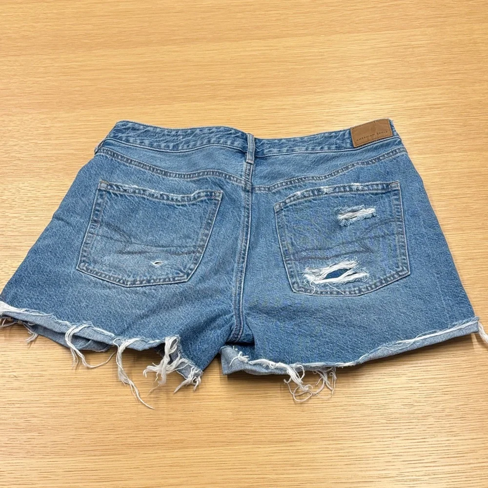 AE Ripped Blue Jean Shorts size 6 - Picture 3 of 4
